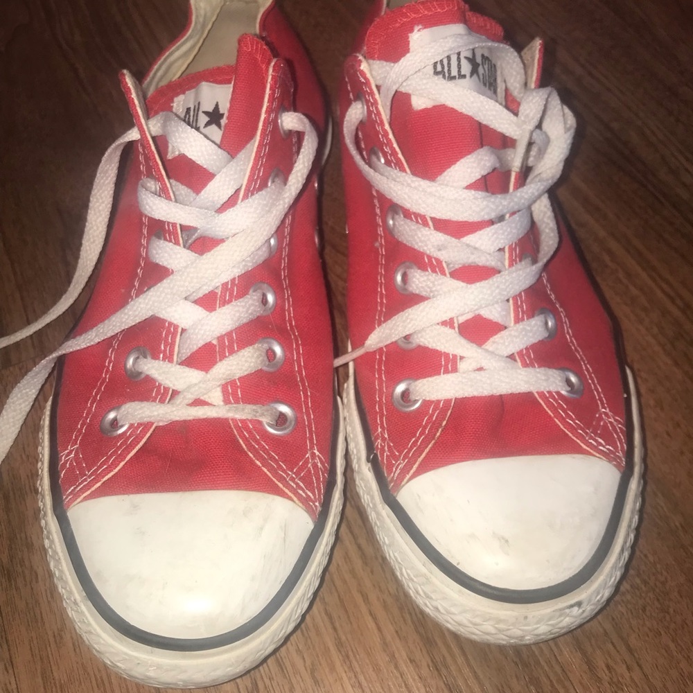 Red converse sneakers in great shape